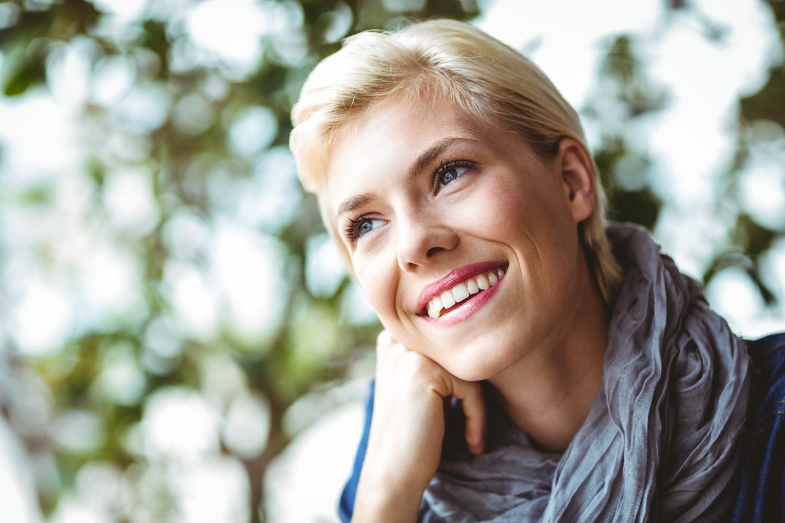 thoughtful pretty blonde looking away in a cafe 2026 01 09 08 35 20 utc