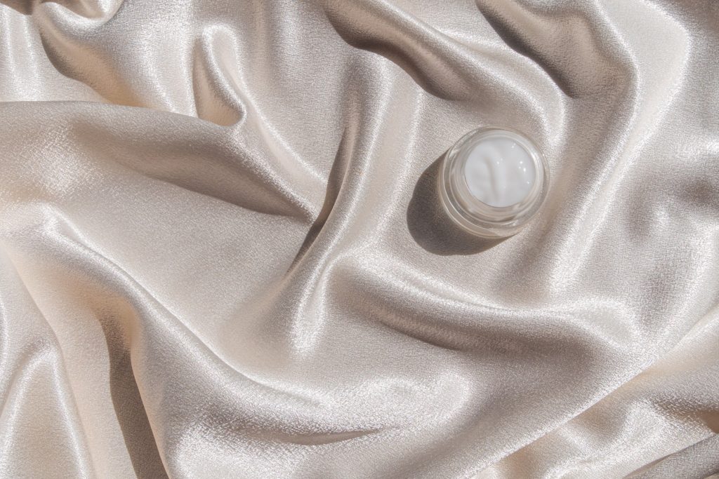 Abstract representation of breast skin quality and structural elasticity